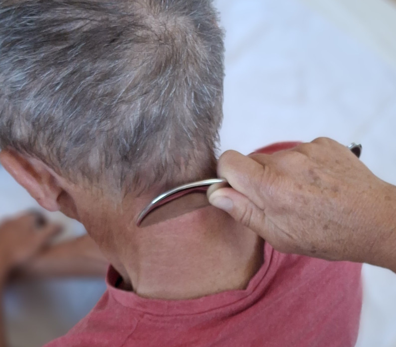 Pregnancy shiatsu, gentle side-lying support with bolsters